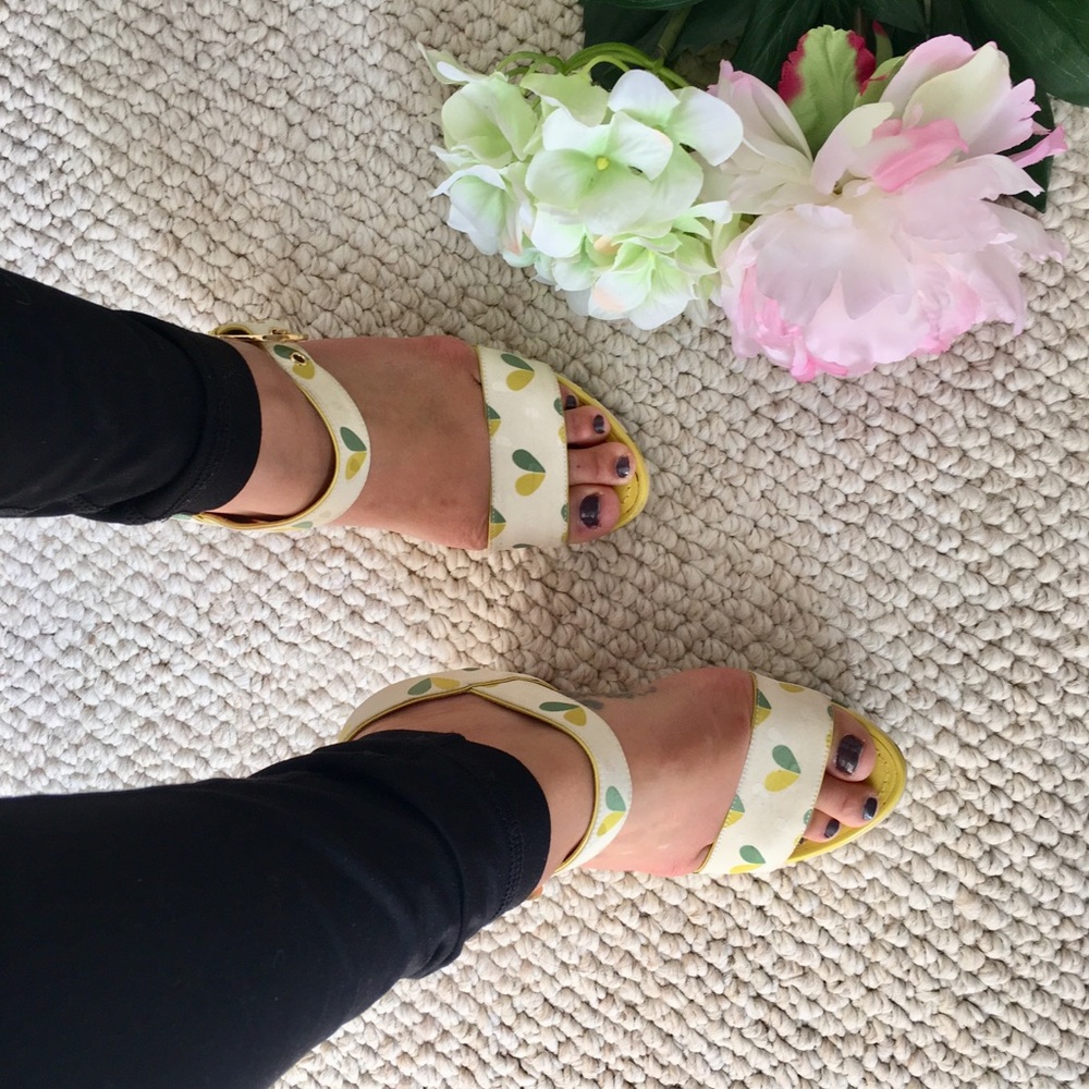 LOUIS  VUITTON wedges. - Picture 3 of 8